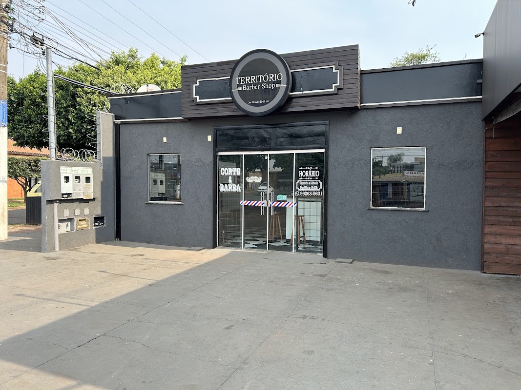 Corte masculino moderno e degradê social na Barbearia Território na Vila Ipiranga em Campo Grande MS